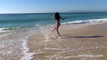Fit Body Watch Me Have Fun On The Beach Before I Masturbate
